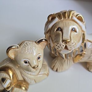Artesania Rinconada Lion 3.5"L Baby 2" limited color White Gold Pottery Figurine